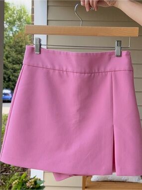 Zara Pink Mini Skirt with Subtle Front Slit